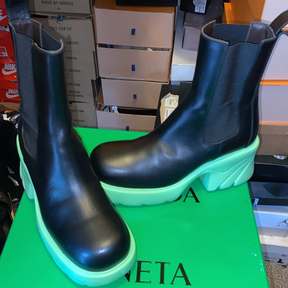 Bottega Veneta Black and Green Ankle Boots